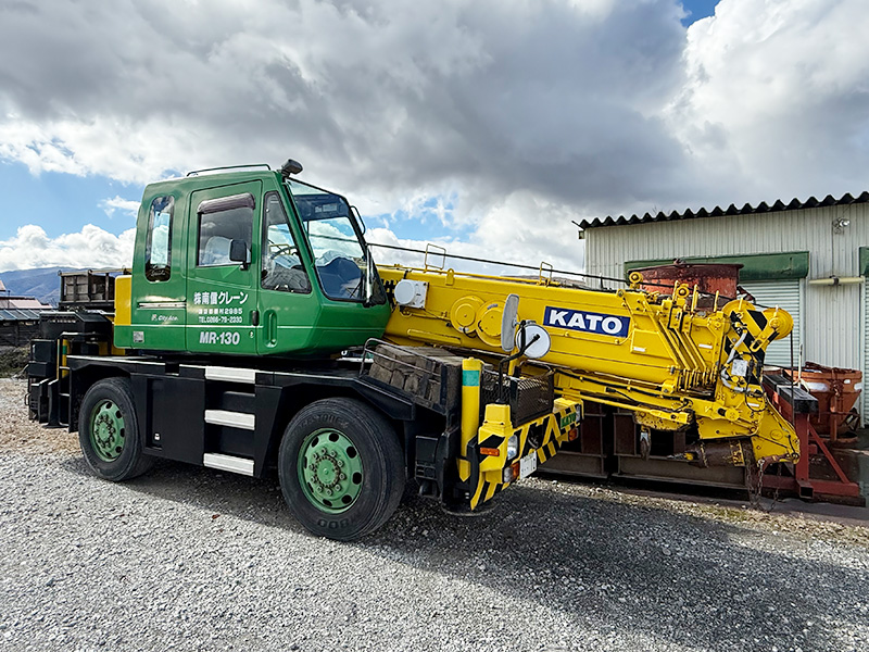 13トン ラフテレーンクレーン（5基保有）