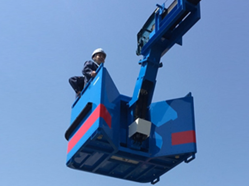 ウッドチッパーと薪割り機